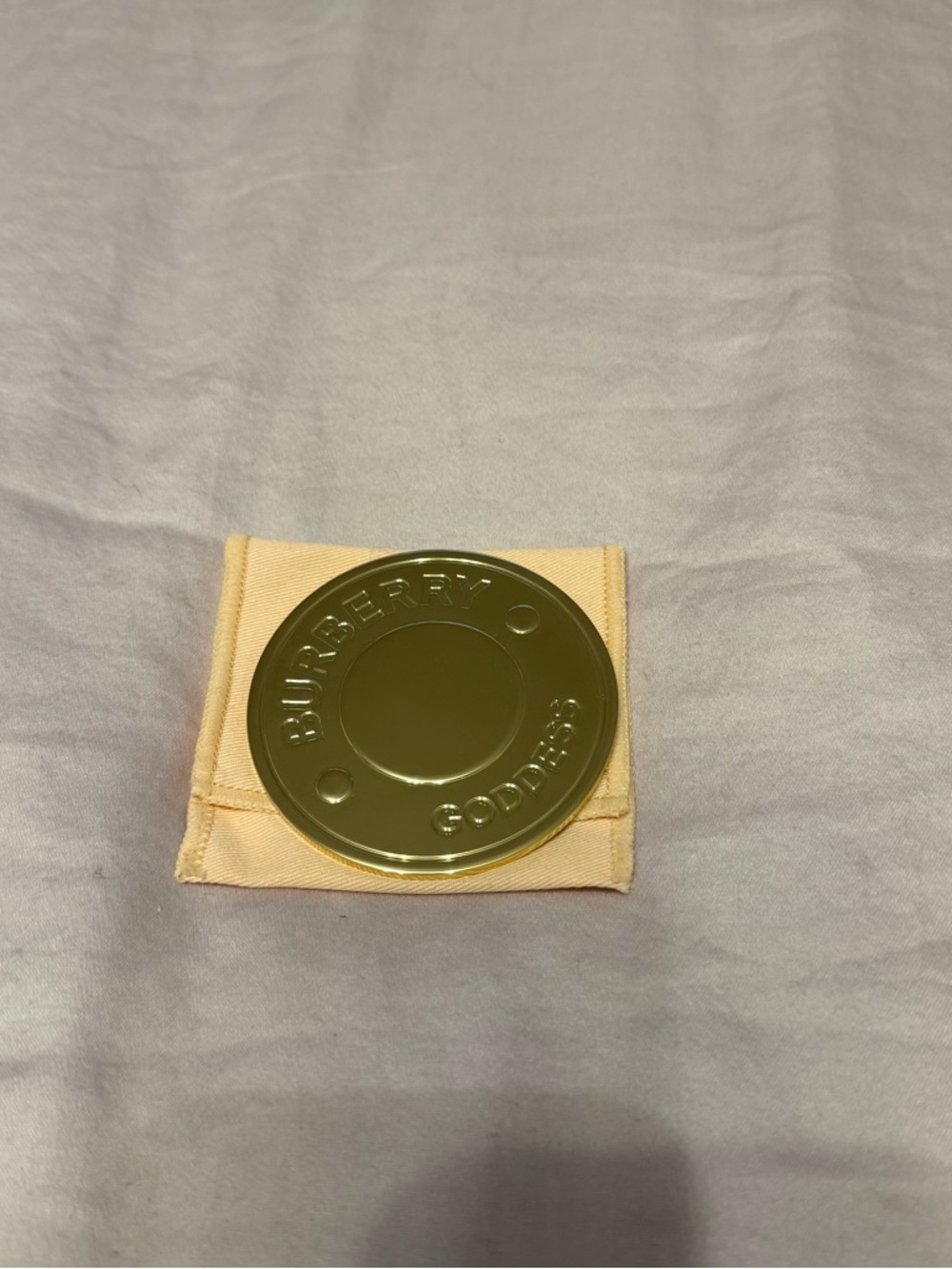 Burberry Goddess mirror with pouch